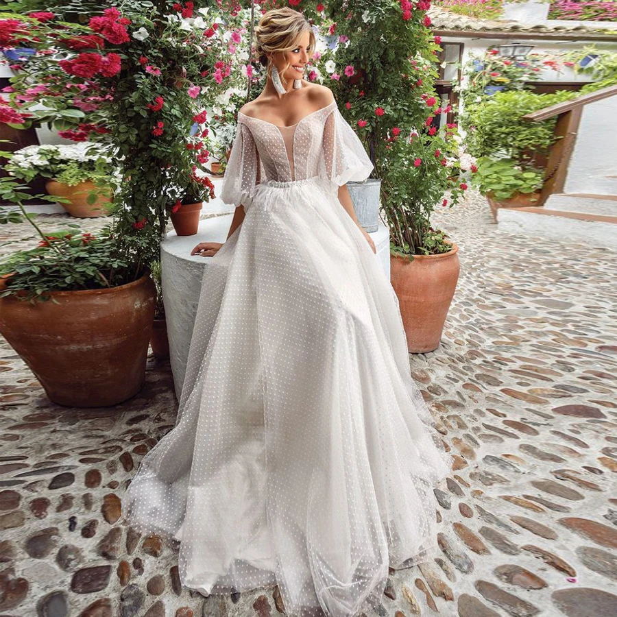 

Romantic A-line Wedding Dress Lovely Illusion Lantern Sleeve Lace Strapless Tulle Boho Bridal Gown Button Back Bridal Dress