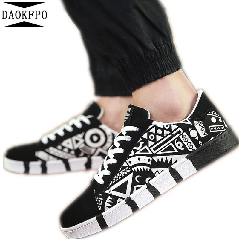 

New Men Casual Canvas Shoes Fashion Print Sneakers Summer Trainers Leisure Shoes Men's Flats Slip Shoes Chaussures pour hommes