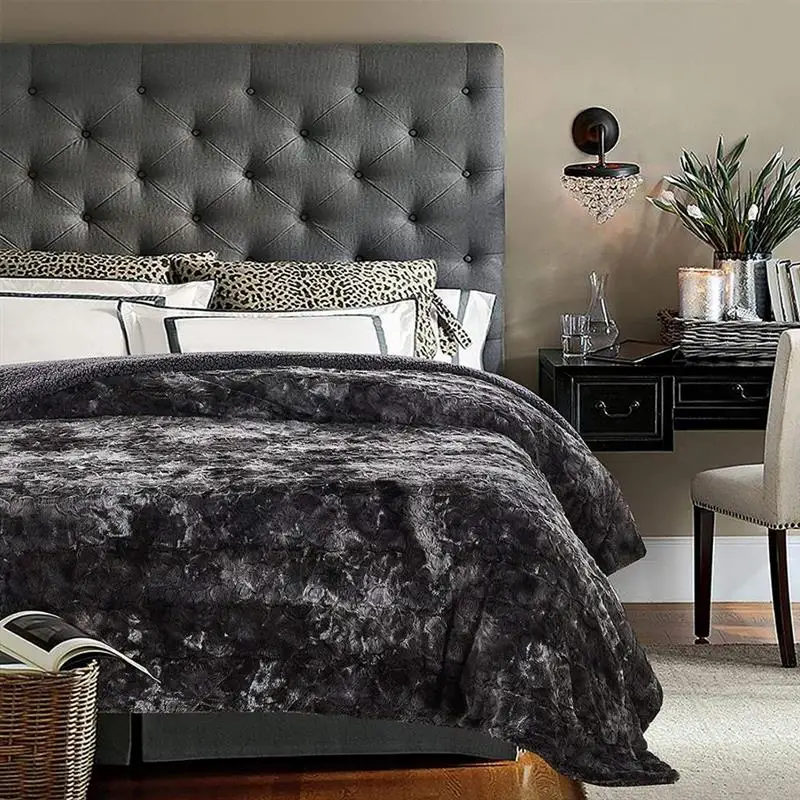 

LOVINSUNSHINE Fluffy Rabbit Fur Plush Blanket Chunky Warm Sofa Blanket Twin Full Size Soft Mink Throw Couch Chair Bed Blankets