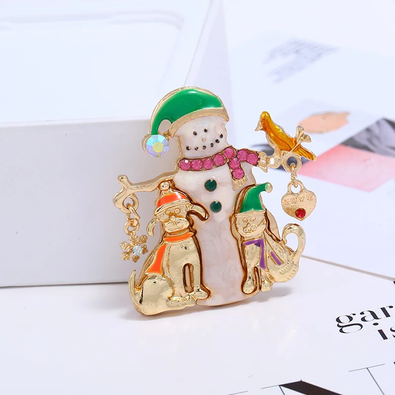 Cute Snowman Brooches Girls Christmas Pins Alloy Metal Women Gifts For Women Lady Classical Fashion Sweater Decoration Pins