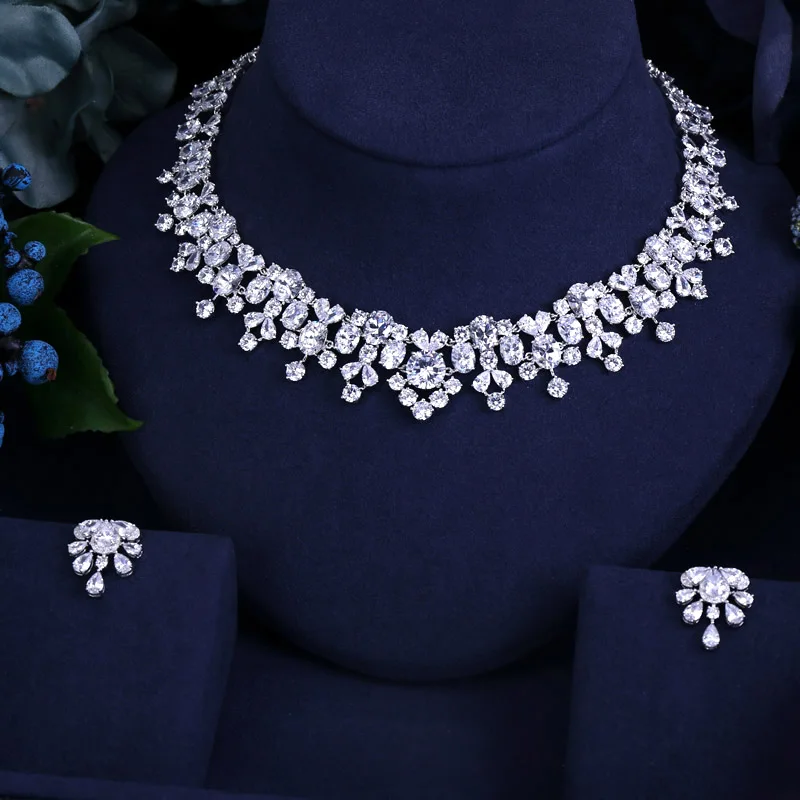 

Clear TOP QUALITY BRILLIANT CRYSTAL ZIRCON EARRINGS AND NECKLACE BRIDAL JEWELRY SET WEDDING DRESS ACCESSARIES