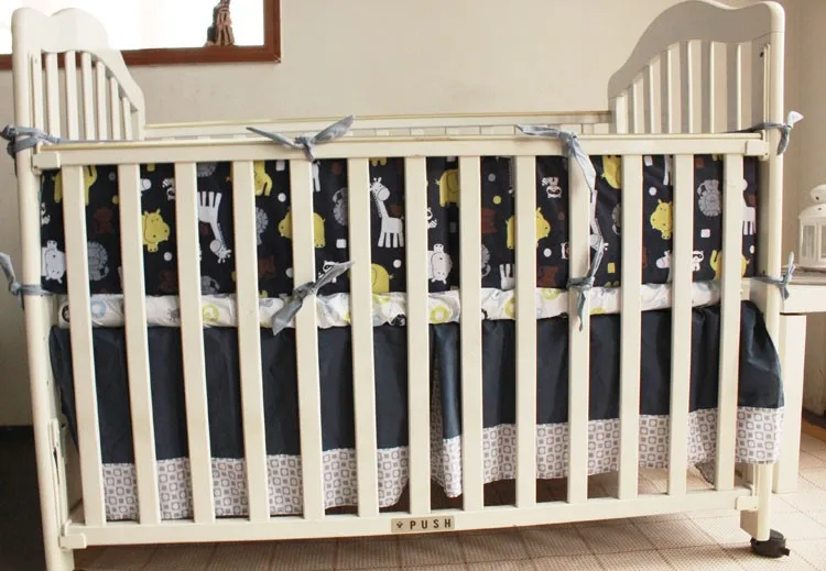 Roupa de Cama do Bebê Conjunto de Cama Berço de Algodão Pára-choques + Duvet + Capa + Saia de Cama Bordado Algodão Berço Pára-choques 4 7 Pçs Kit 17 High Quality Mamãe e Bebê