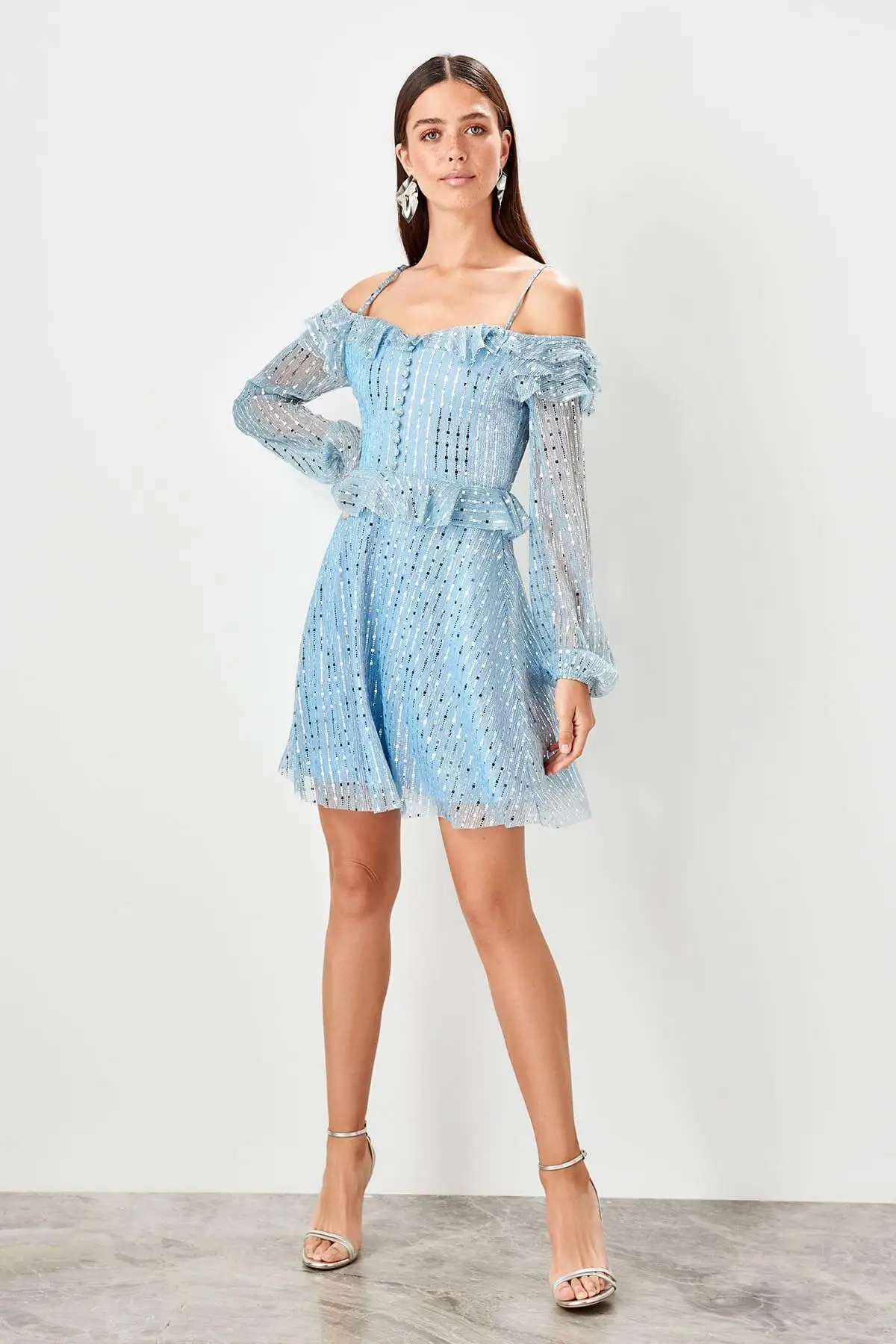 Синее платье с открытыми плечами Trendyol TPRSS19EL0423|Платья| |
