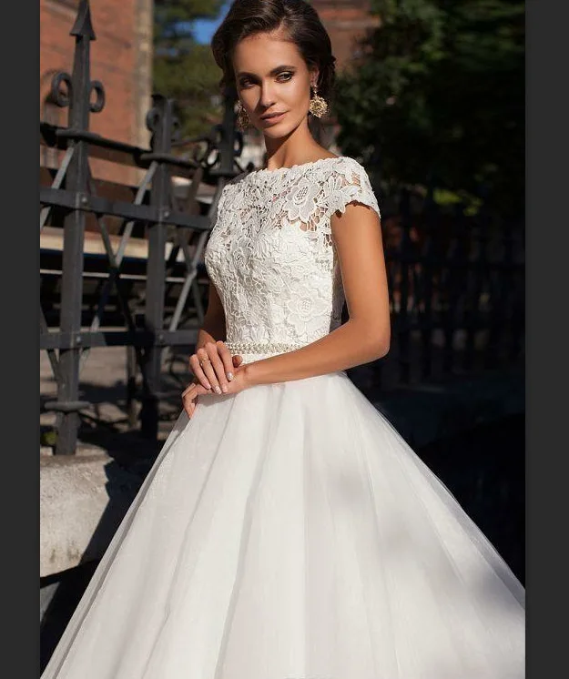 

2019 Summer New Bridal Wedding Dress White Lace Boat-neck Sleeveless Long Wedding Dress Elegent Vintage Beautiful Weding Dress