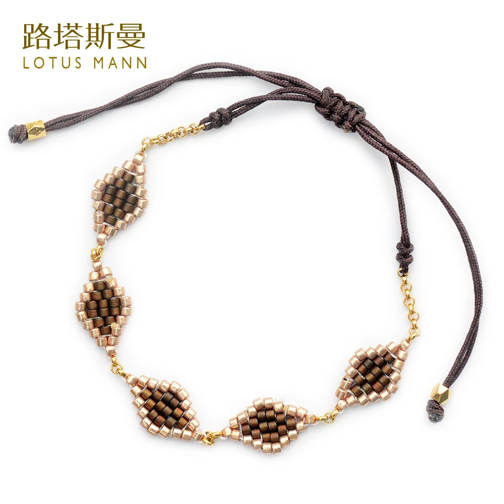 

Lotus Mann three color hand embroidered seed beads Hand-woven single wrap bracelet