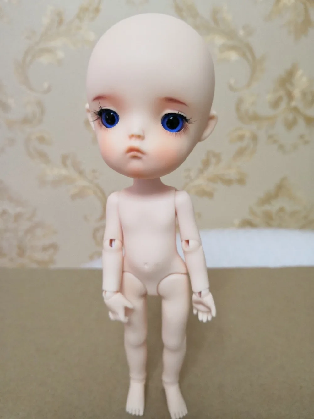 

Free shipping . 1/8 bjd doll Meng with eyes