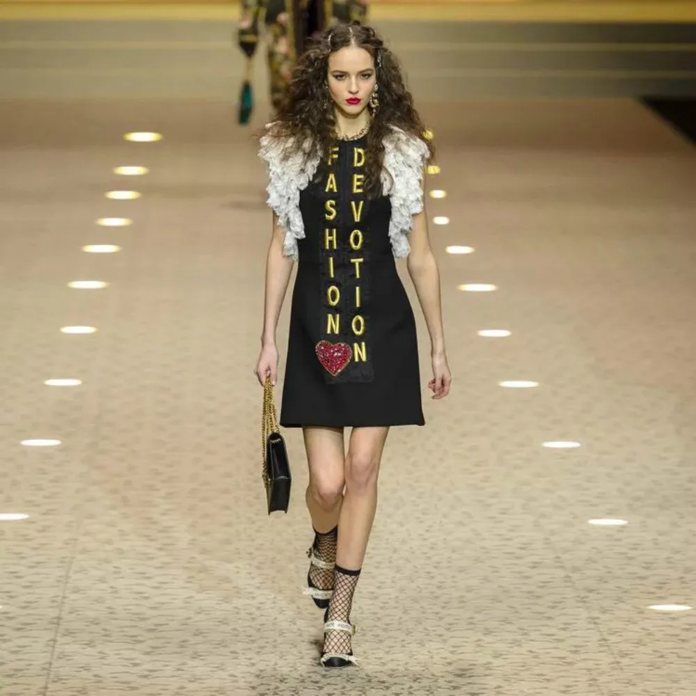 

2018 Designer Women's Mini Dress Embroidery Letters Diamond Summer Female Slim Lace Petal Sleeve Patchwork Dress Black Vestido