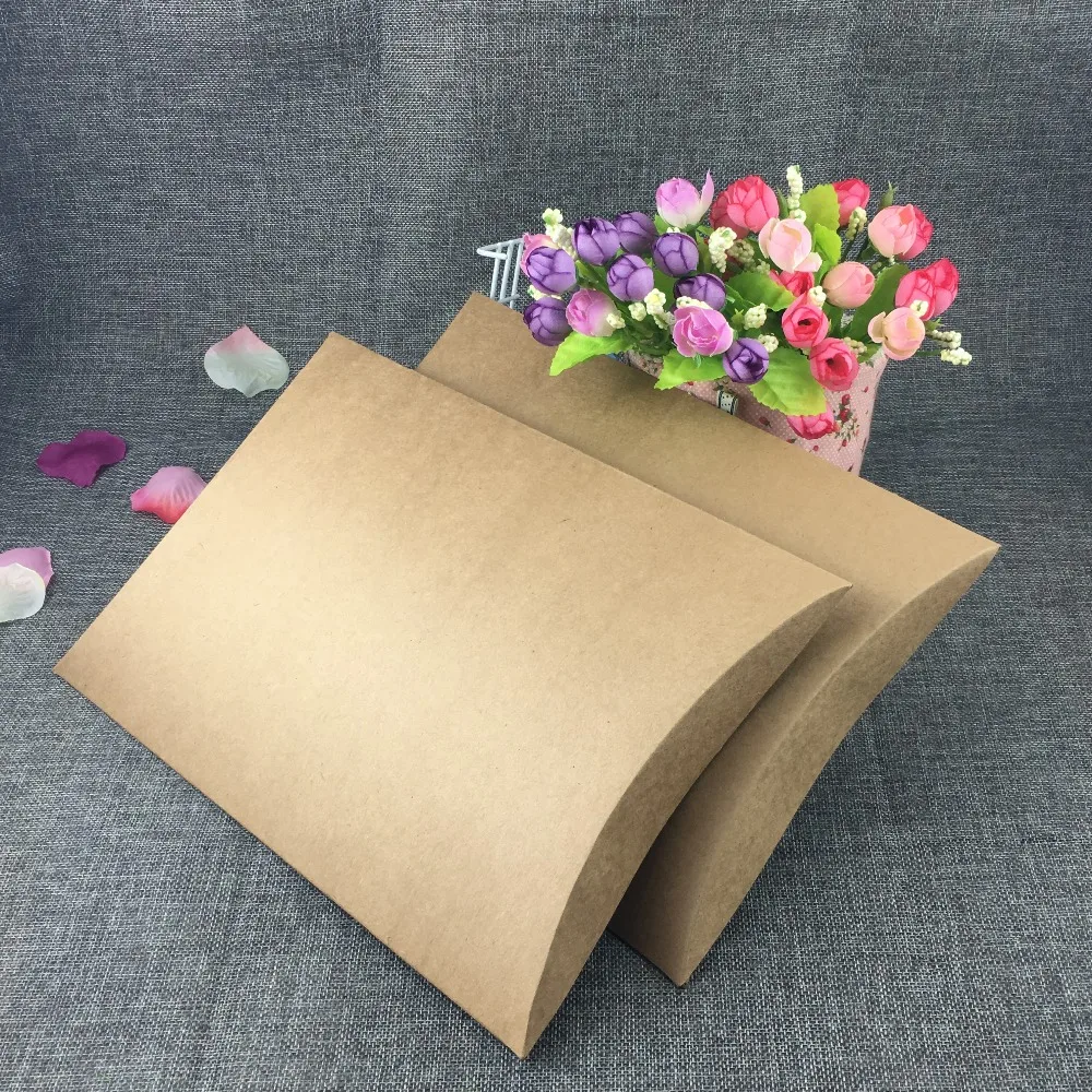 

24pcs/lot New Style Kraft Paper Gift Candy Box Cute Pillow Box Shape Wedding Favor Party Decor Wholesales box