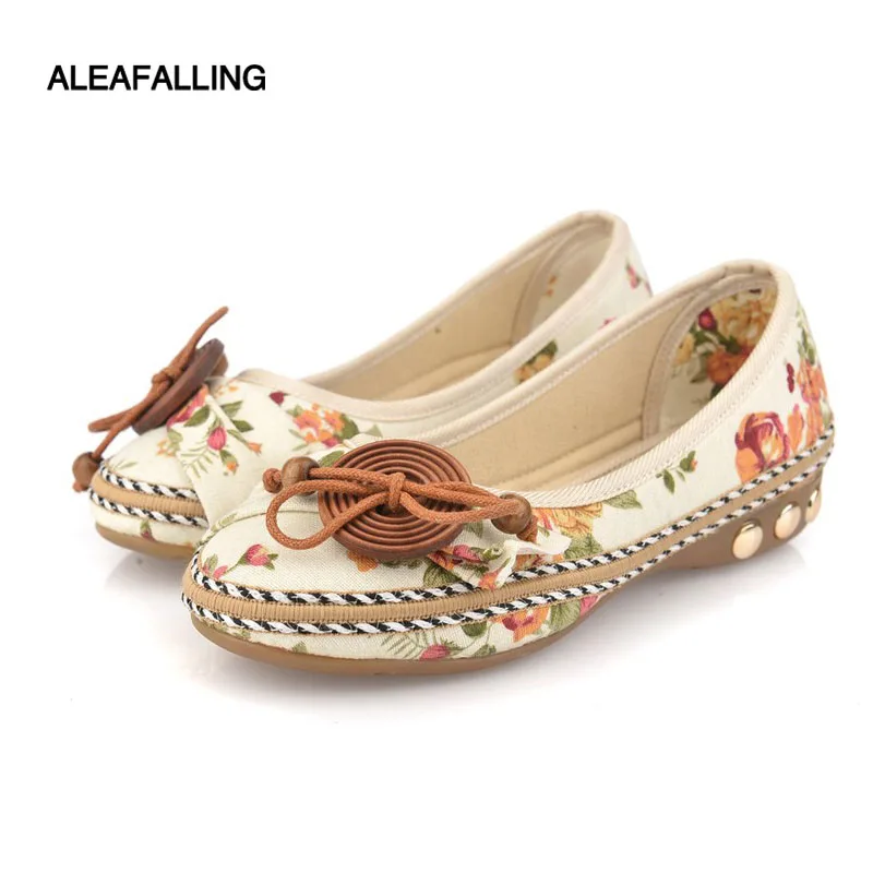 

Aleafalling spring summer new round flat shoes Chinese style shallow mouth embroidery comfortable soft bottom shoes female FL30