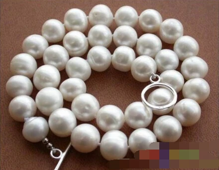 

0518 WHITE ROUND FRESHWATER PEARL NECKLACE