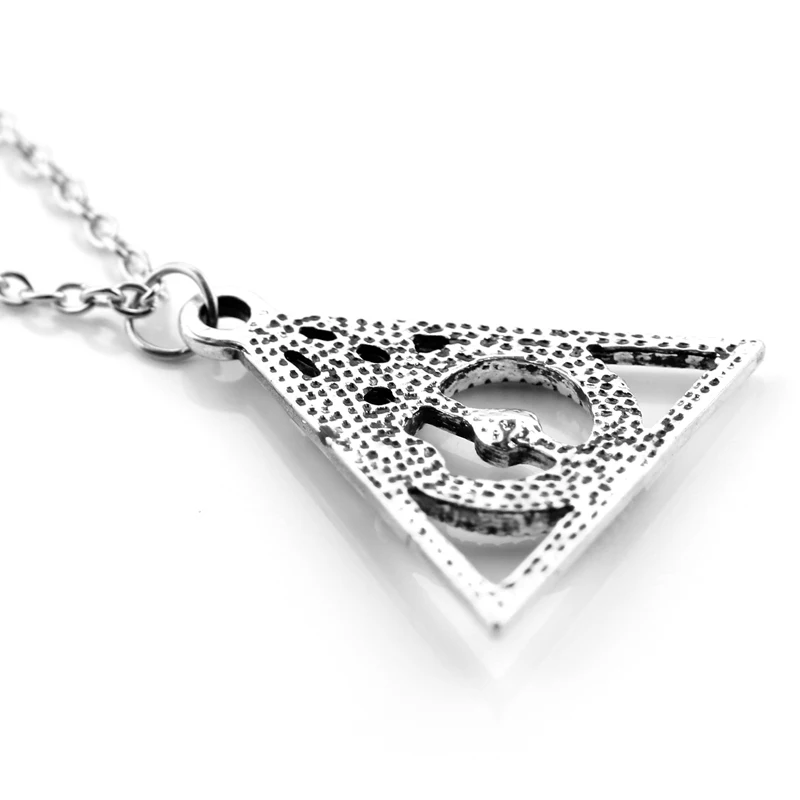 "GreenTriangle" - Triangle snake necklace 4