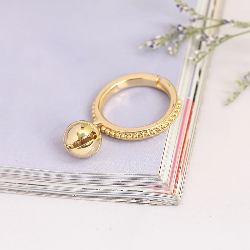 

European Style Plated Golden Small Small Bell Hatch Adjustable Party Ring Woman Prevent Allergy Fashion Luxury Jewelry