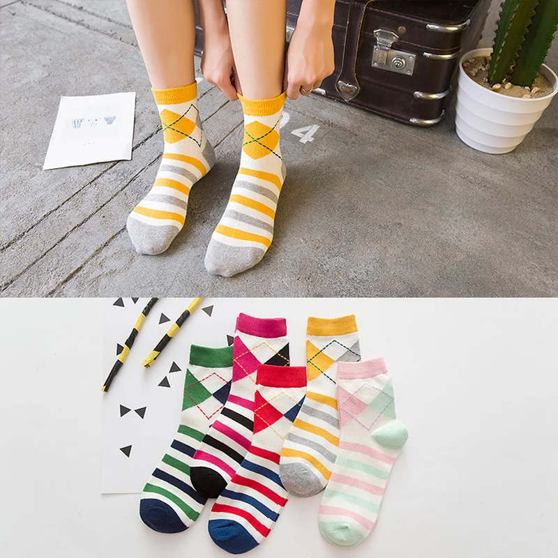 Новинка 2017 года решетки и полосатый узор для женщин хлопковые носки повседневное женские носки с Harajuku милый стиль осень зима