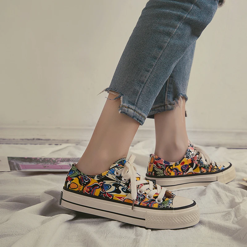 

2019 Spring New Fashion Women Canvas Shoes Casual Round Toe Lace-up mixed color Shallow Sneakers Woman Low Heel Sneakers