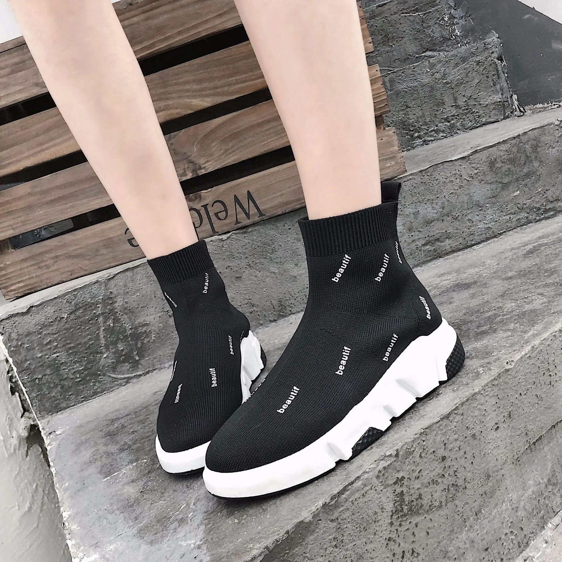 

Fashion Elasticity Women Shoes Soft Soles Outdoor Zapatos De Mujer Damping Flat Sapato Feminino Casual Comfortable Chaussure