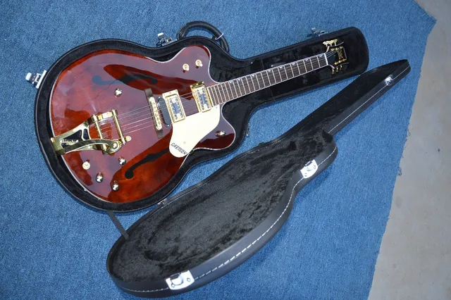 Cheap 2015 new goods G6122-1962 electric guitar Atkins squire China's OEM guitar stock with a suitcase   Electric guitar