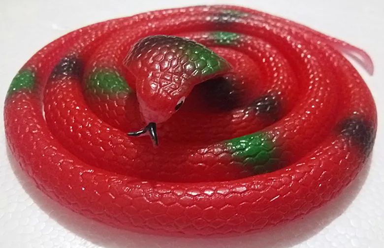 

April Fools' Day Prank Toy Rubber Artificial Snake Fake Horror Simulation Cobra Halloween Gifts 130cm