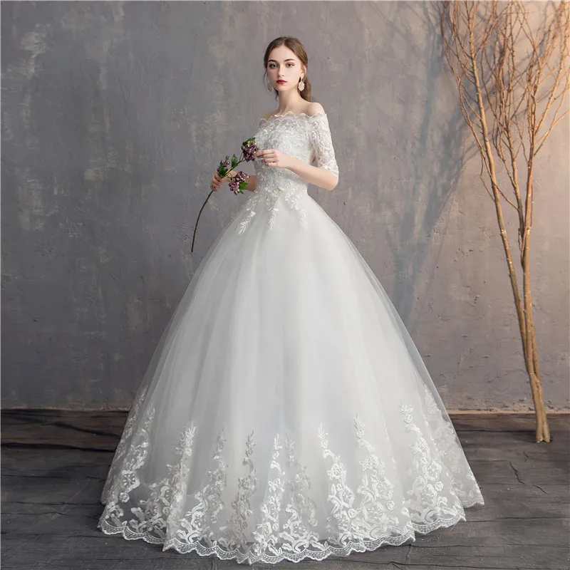 Women's Elegant Embroidery Half Sleeve Wedding Dress Model Show