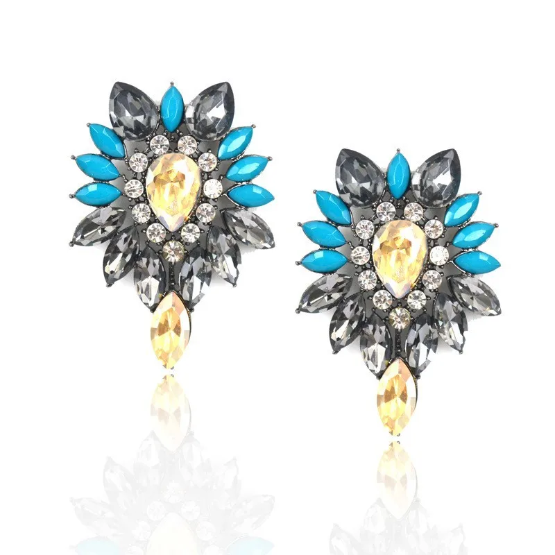 Europe and America 2015 New Beautiful Fashion Three Colors Crystal Earrings Elegant Stud Earrings For Women (7)