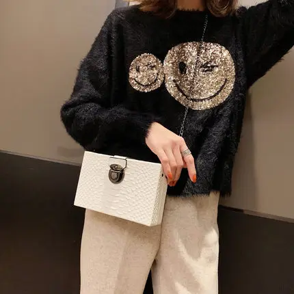 

Ins super fire small square bag female 2019 new tide fashion Messenger bag shoulder portable box fashion small square bag