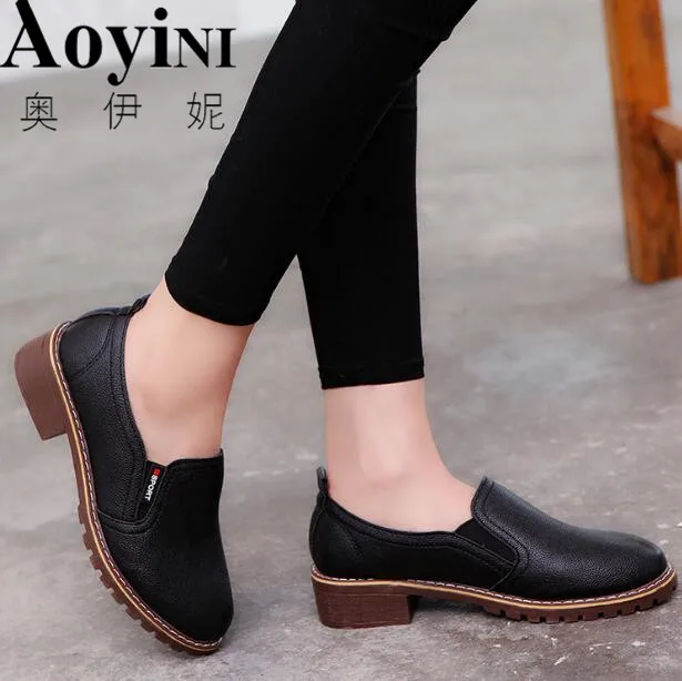 

2018 new fashion Women Flat Shoes Round Toe Lace-Up Oxford Shoes Woman brogue casual shoes free shipping