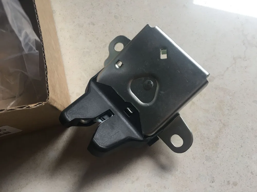 for TOYOTA COROLLA E12 (2001 2007) 6461002050 64610 02050 TAILGATE LOCK