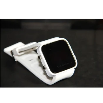 Skup YCYS Biały Unisex LED Cyfrowy Zegarek Quare Dial Wrist Watch Biały Silikonowy Mężczyzna Kobiet Z Pudełkiem