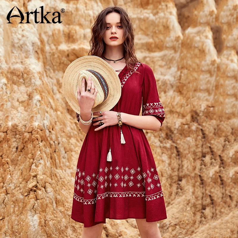 

ARTKA 2018 Summer New Female Bohemian Embroidery A-line Half Lantern Sleeve V-neck Bandage Tassel High Waist Dress LA11386X