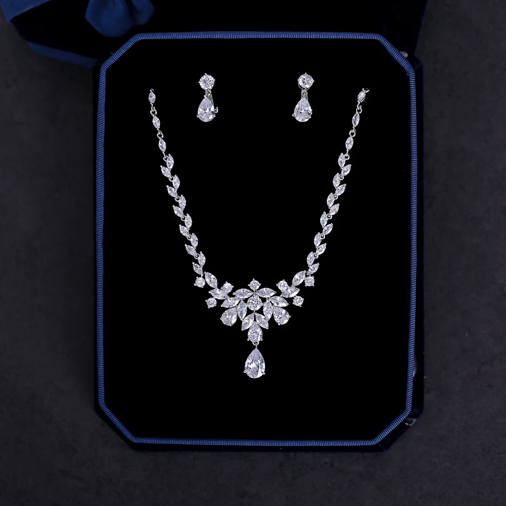 

Trendy 2PCS/Set Zircon Wedding Jewelry Set AAA Cubic Zirconia Necklace Statement Women Fashion Pendant With Dangle Earrings Gift