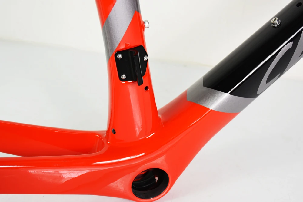 Perfect 2019 customized carbon road bike frame Di2 And Mechanical T1000 2 years‘ warrenty road bicycle frame hot selling 4