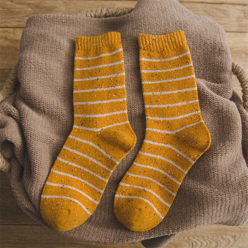 Wool Socks Women Striped Print Point Yarn Keep Warm Mid Socks Soft And Comfortable Thick Casual Lady's Socks Winter - Цвет: Цвет: желтый