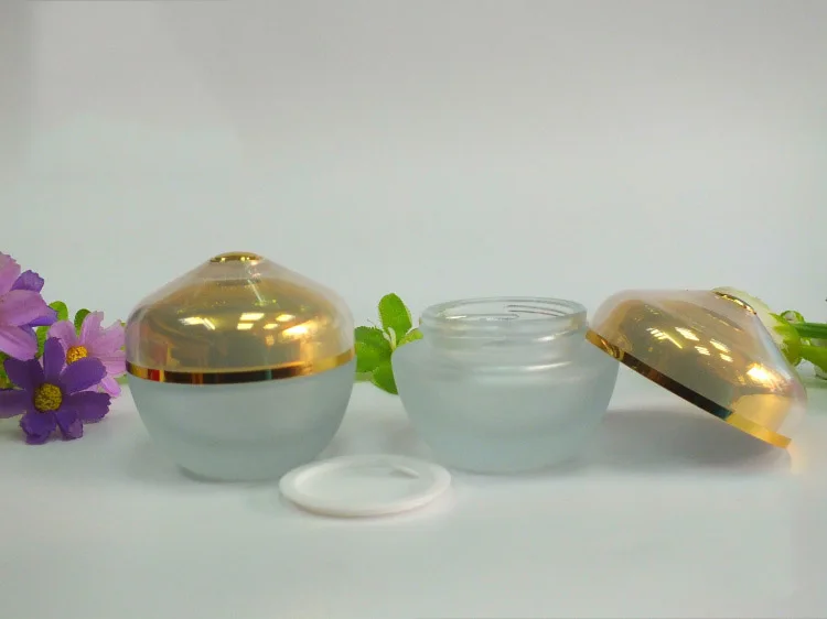 100pcs wholesale 30G glass white empty cosmetic jar with golden lids