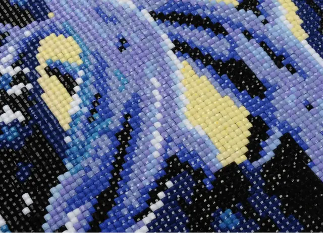 러시아 성의 웅장함을 사실적인 세부묘사와 찬란한 다이아몬드로 포착한 3D 다이아몬드 페인팅 키트