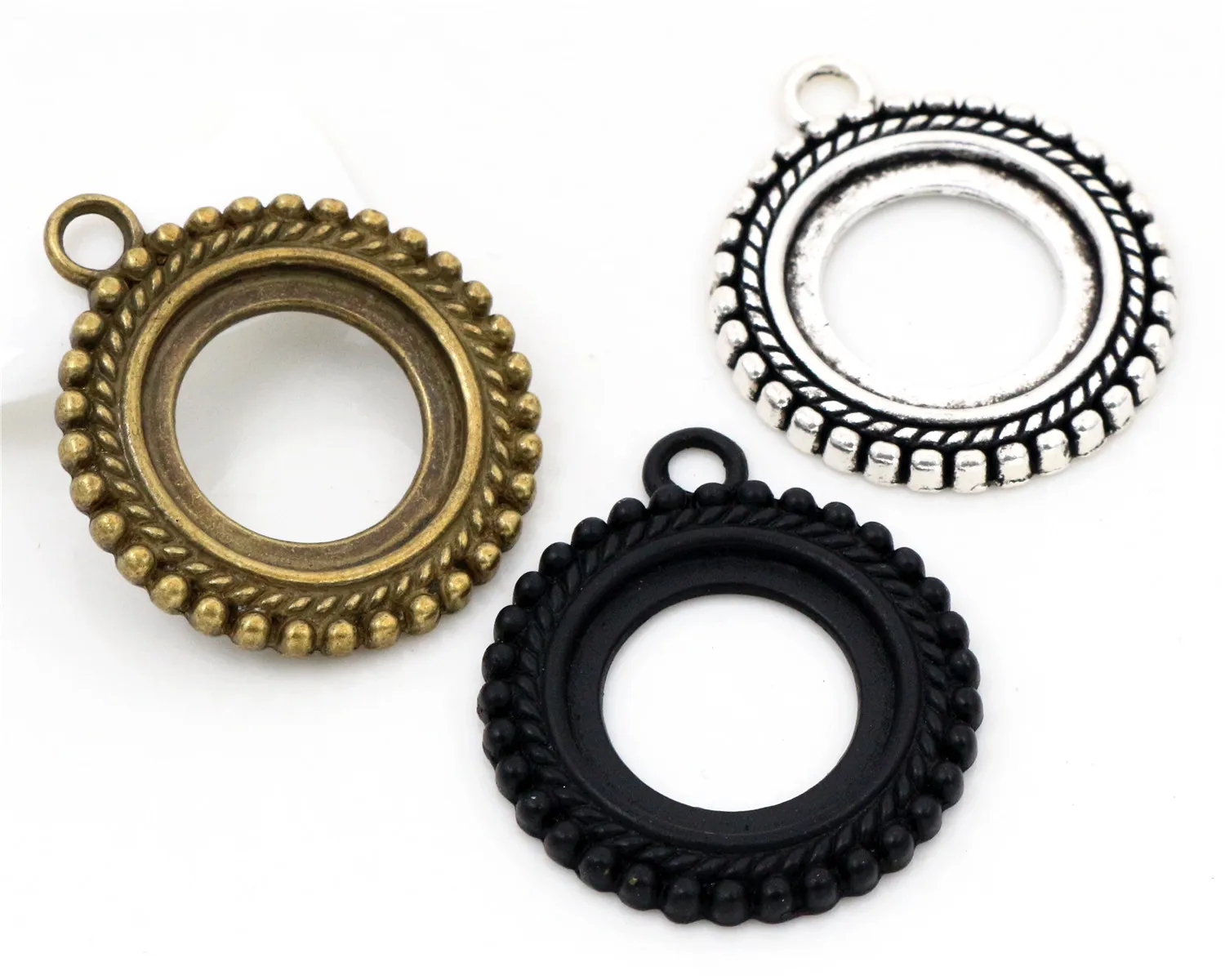 

4pcs 20mm Inner Size Antique Silver and Antique Bronze and Black Classic Style Cabochon Base Setting Charms Pendant