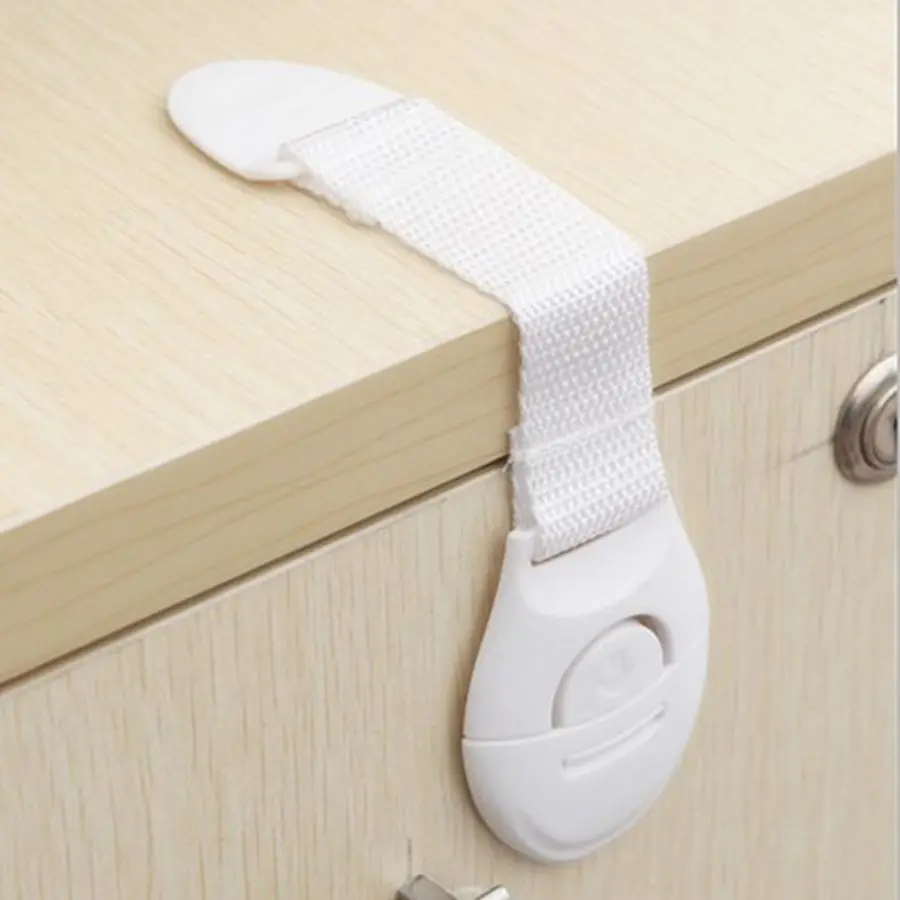 цена 5Pcs Safety Plastic Children Protection Lock Cabinet Door Drawers Refrigerator Toilet Blockers Kids Baby Care Safety Lock Strap