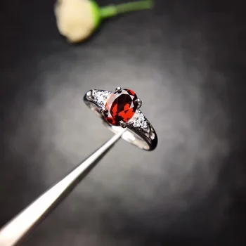 

Natural garnet ring, 925 silver, cheap, simple and exquisite, beautiful colors, the product of nature