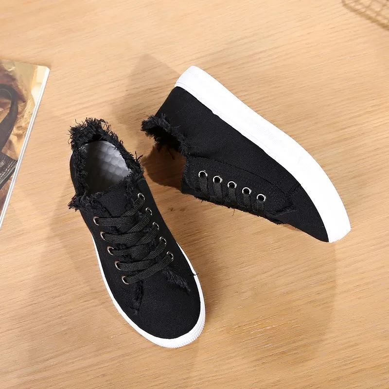 

2018 new canvas shoes Korean version of the small white shoes student shoes casual platform.