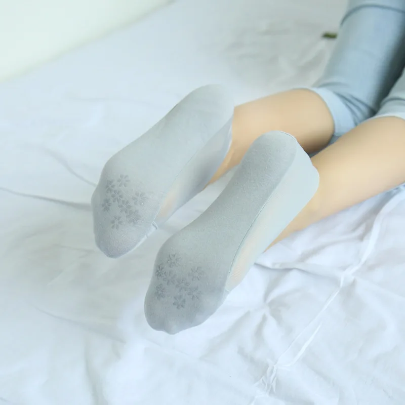 Летние бесшовные Невидимые носки-лодочки ультратонкие шелковые носки с закрытым носком Нескользящие силиконовые носки на толстом каблуке