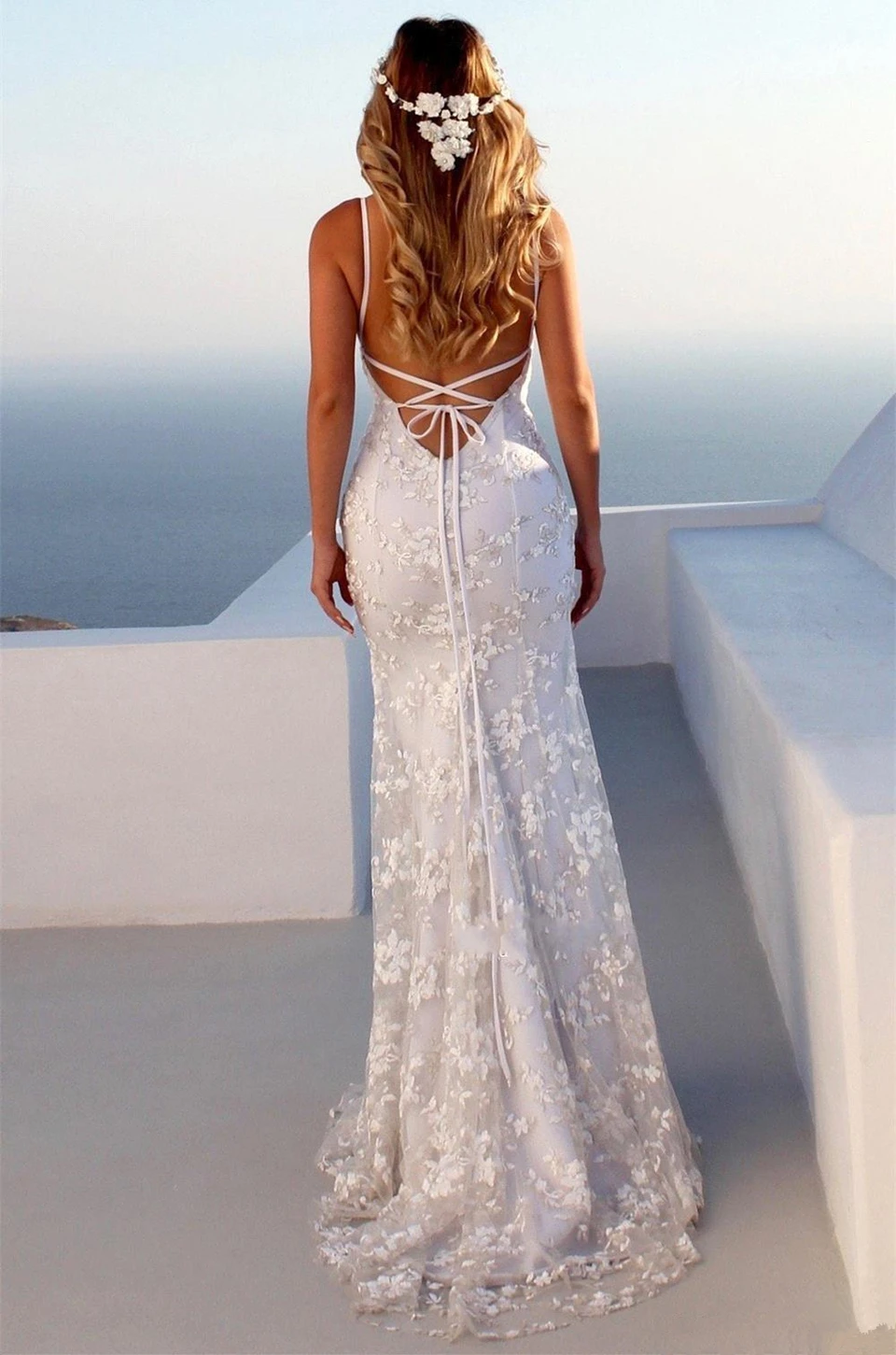glamorous-spaghetti-strap-sleeveless-lace-appliques-beach-wedding-dress-mermaid-2019-criss-cross-strings-bridal-gowns (2)