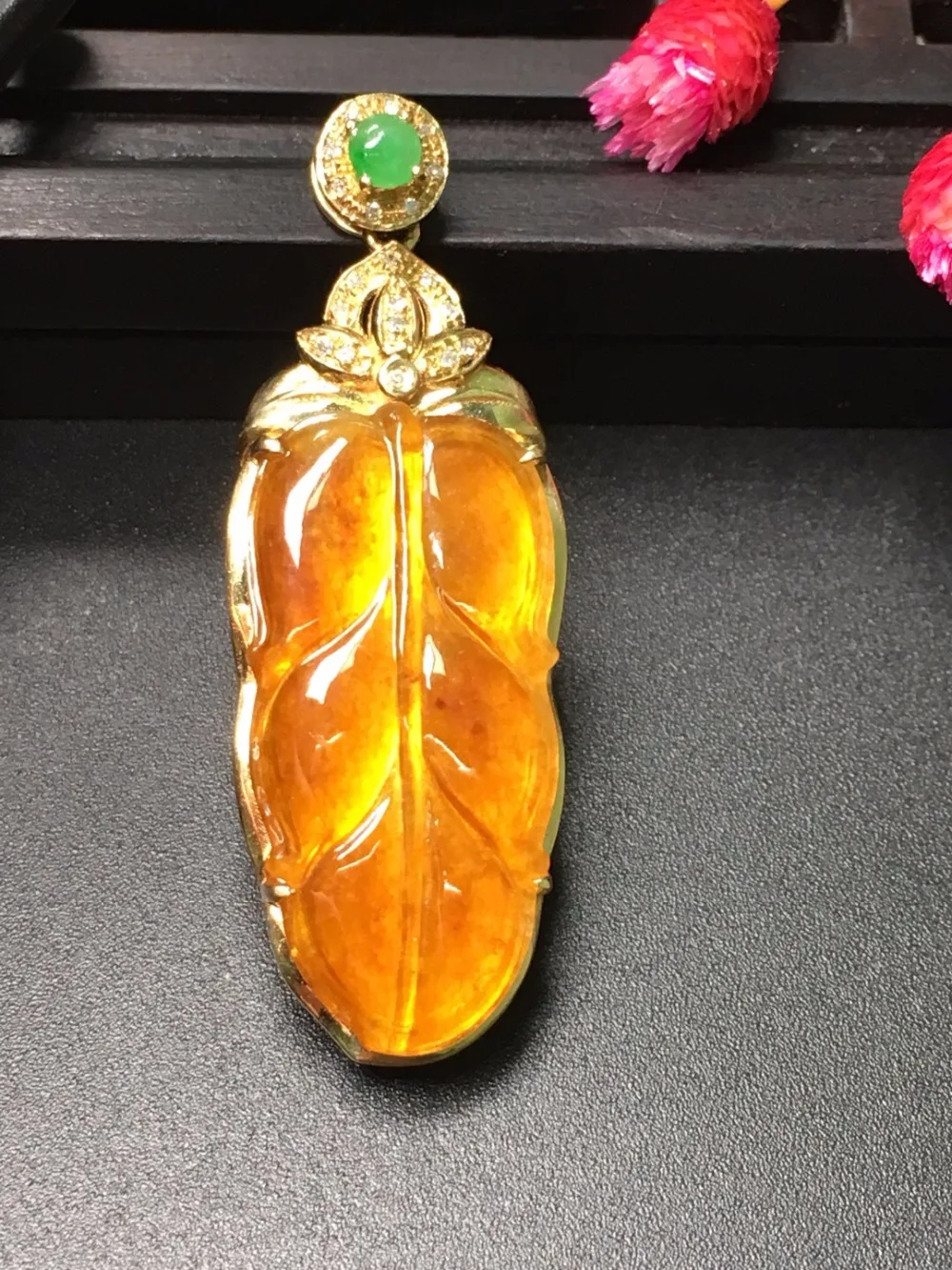 

18.10.6 Carving Jadite Fine Jewelry Real 18K White Gold Natural Red Jade Gemstone Leaf Shape Pendant Necklace Fine Pendants