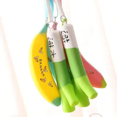 

1pcs Kawaii Unisex Men Women Girls Novelty Silicone Portable Banana Coin Pencil Pen Case Purse Bag Case Wallet Pouch Keyring