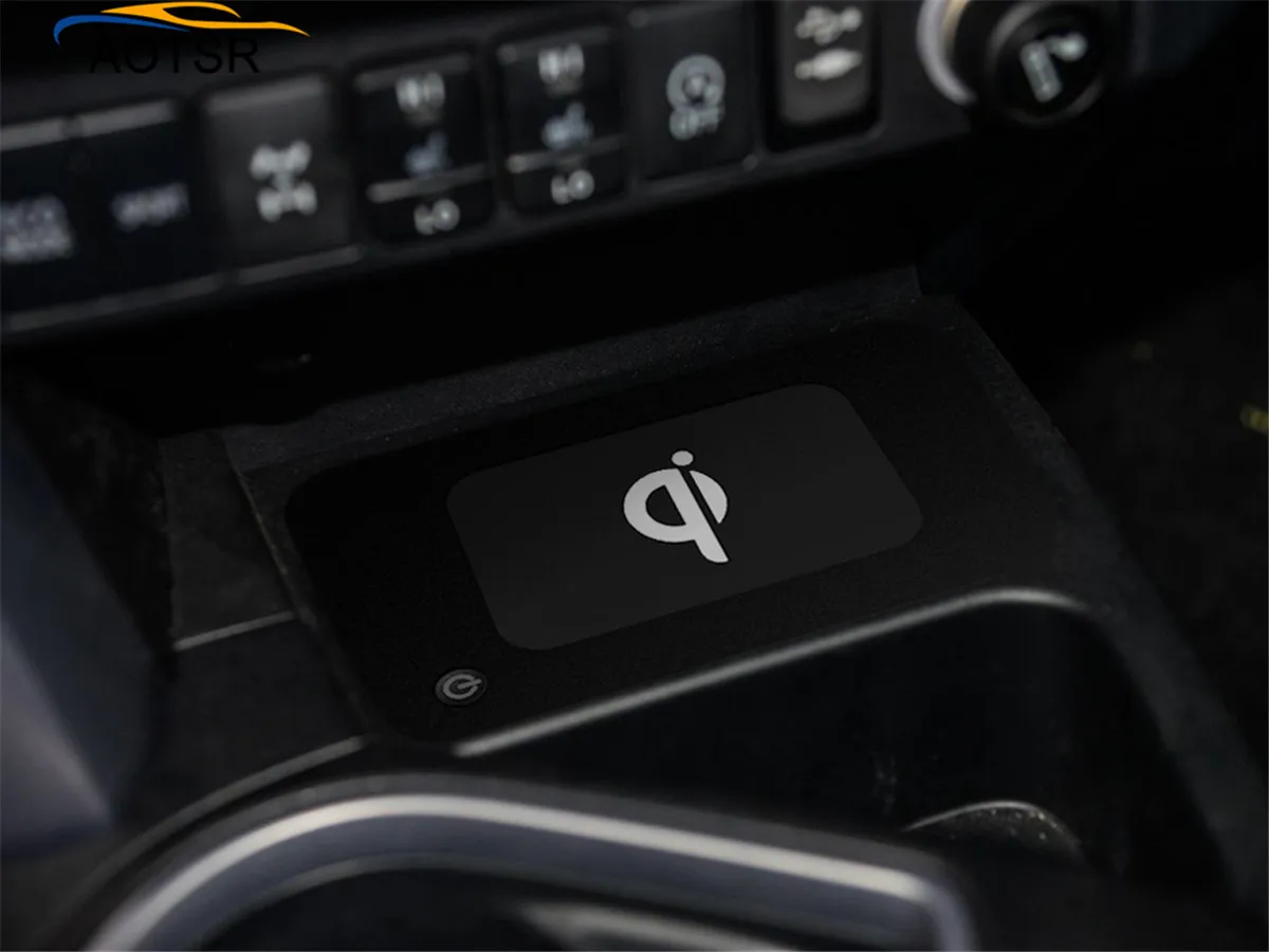 

QI car wireleess charger for Toyota RAV4 2016 2017 Intelligent Infrared Fast Wireless Charging Car Phone Holder for iphone