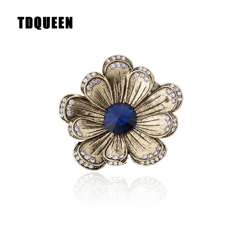 brooches (7)