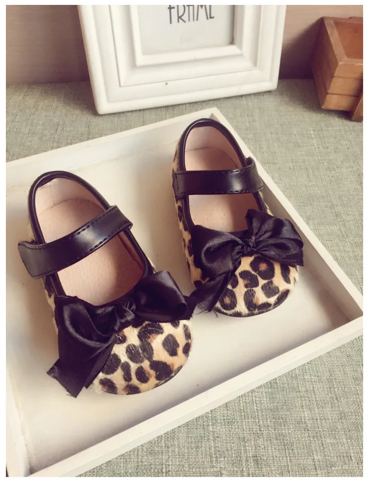 Weoneit/весенне-Осенняя обувь для маленьких девочек леопардовая обувь принцессы с бантом для первых прогулок; вечерние туфли из искусственной кожи; CN; размеры 18-30