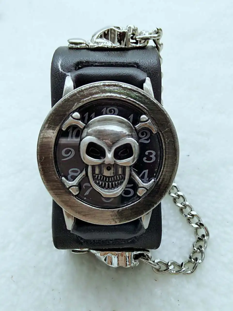 

Punk Style Chain Skull Band Gothic Wrist Watch for Men Synthetic Leather Stainless Steel Sport Quartz Watches Bracelet Cuff P63