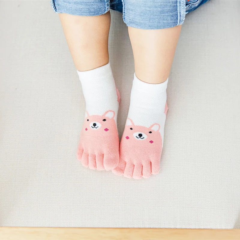 Kawaii/милые детские Носки с рисунком медведя носки с пятью пальцами детские носки для девочек и мальчиков, Детские Чулочные изделия, носки с пятью пальцами новое поступление