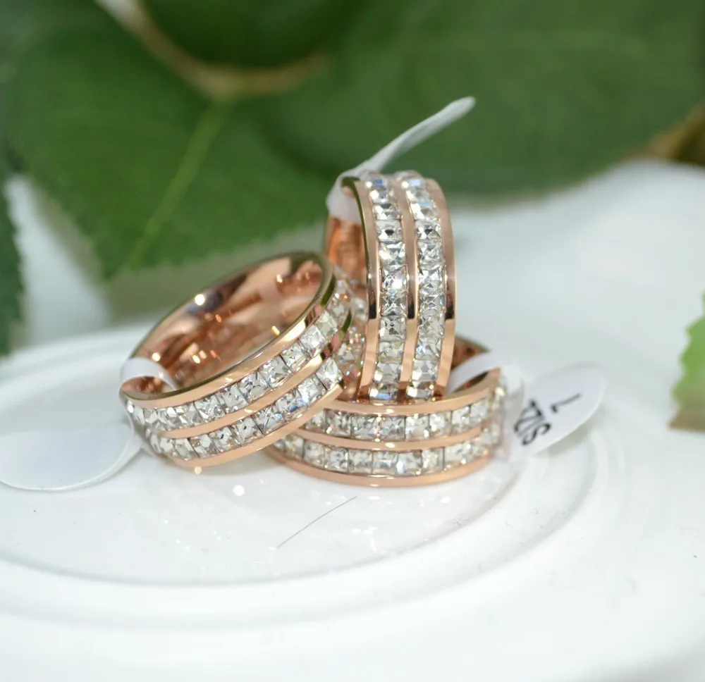 YUN RUO Shinning Crystal Couple Rings Not Fade Titanium Steel Rose Gold Silver Plated Wedding Design Woman Jewelry Free Shipping