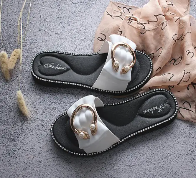 

2019 new Summer women slippers Shoes Wear stylish and versatile skid resistant casual sandals women's shoes