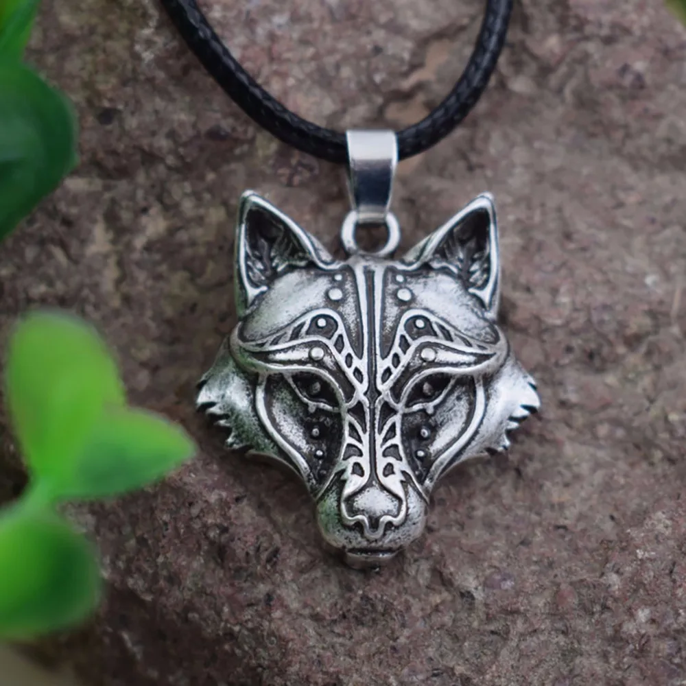 SanLan men's Celtics Wolf Heart Couples Necklaces Animal pendant Totem Best Friends Or Couples Jewelry