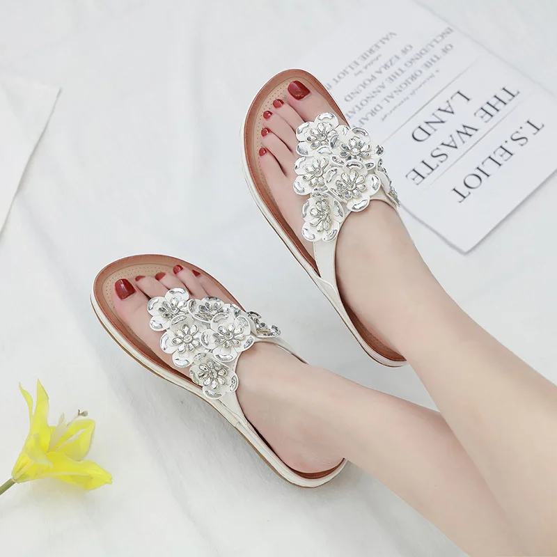 

New 2019 summer national women's sandals bohemian rhinestone casual fashion large size comfortable flat shoes beach shoes